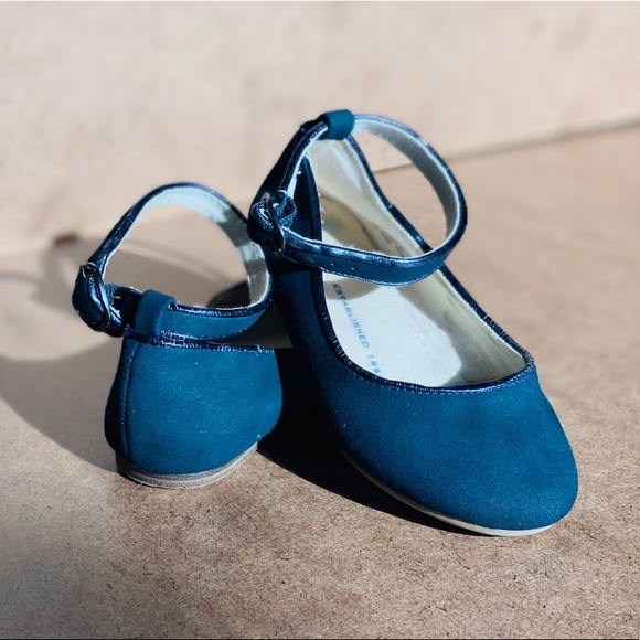 SOLD - Picture 1 of 6